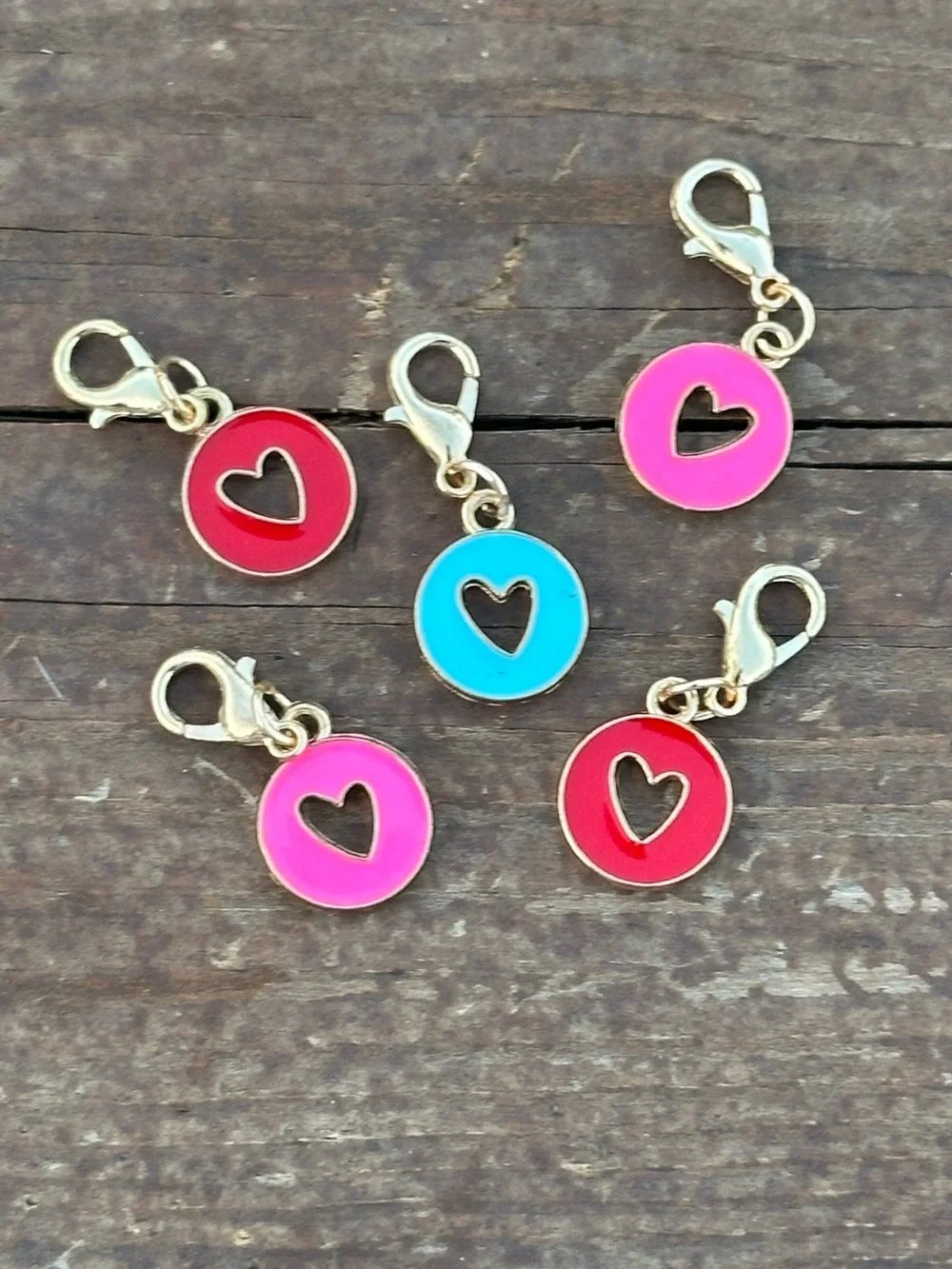 *BUY NOW* Set Of 5 Heart Zipper Pulls